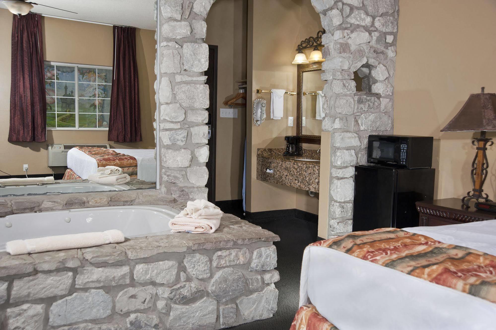 The Stone Castle Hotel & Conference Center Branson Exteriér fotografie